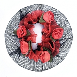 Сеточка чёрная с цветами по окружности